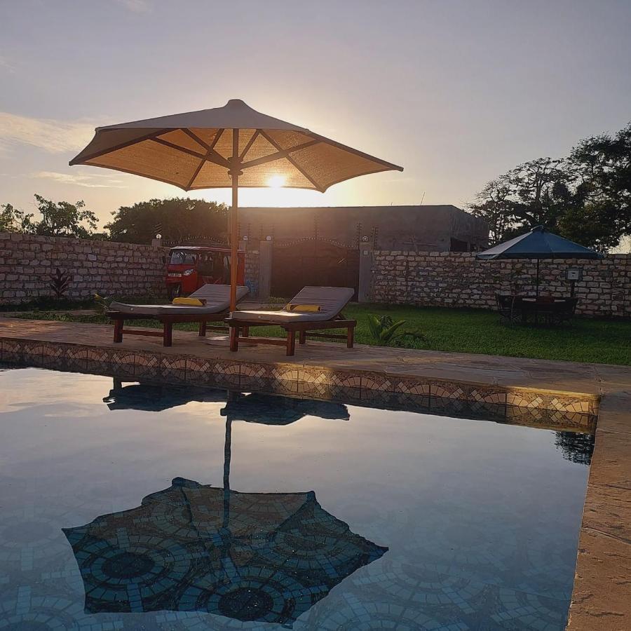 4 U Luxury Bungalows Diani Playa de Diani Exterior foto